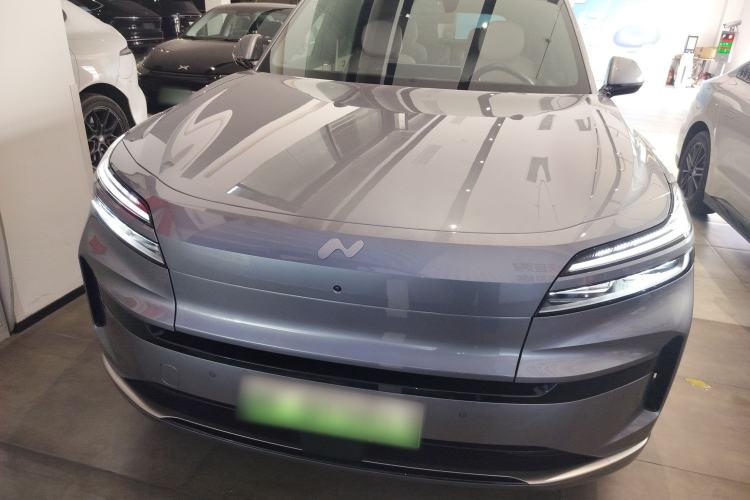 Used ONVO Luxeed L90 2025 Model—Max Six-Seater Version Front