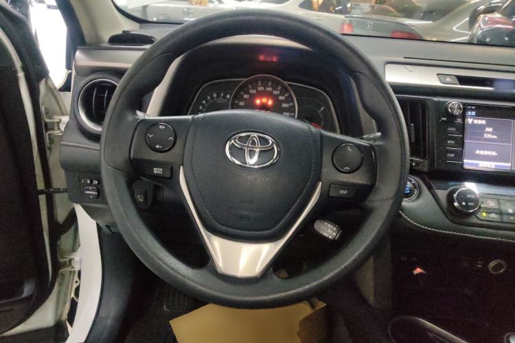 Used Toyota RAV4 2016 2.0L CVT Two-Wheel Drive Fashion Edition China V Standard