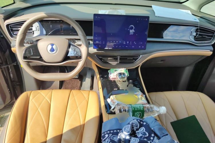 Used Denza D9 2022 DM-i 970 Four-Wheel Drive Flagship Model Center Console