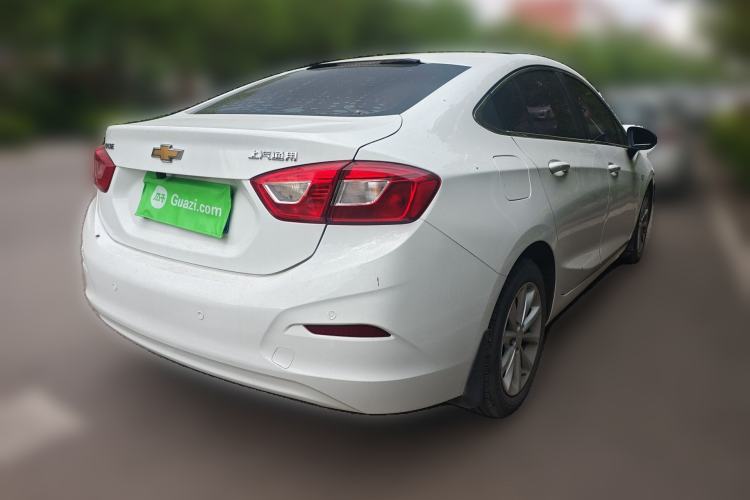 Used Chevrolet Cruze 2017 1.5L Automatic Pioneer Sunroof Edition
