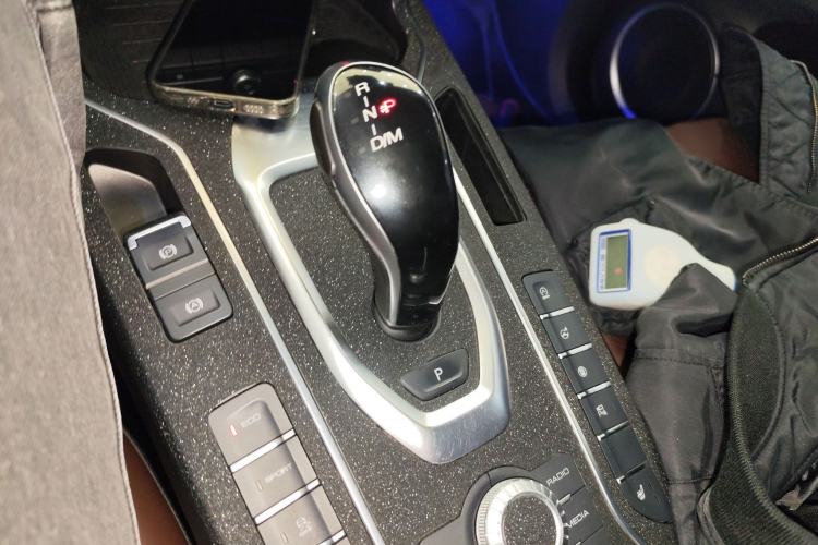 Used Wey VV6 2021 2.0T Two-Wheel Drive Smart Protection+
