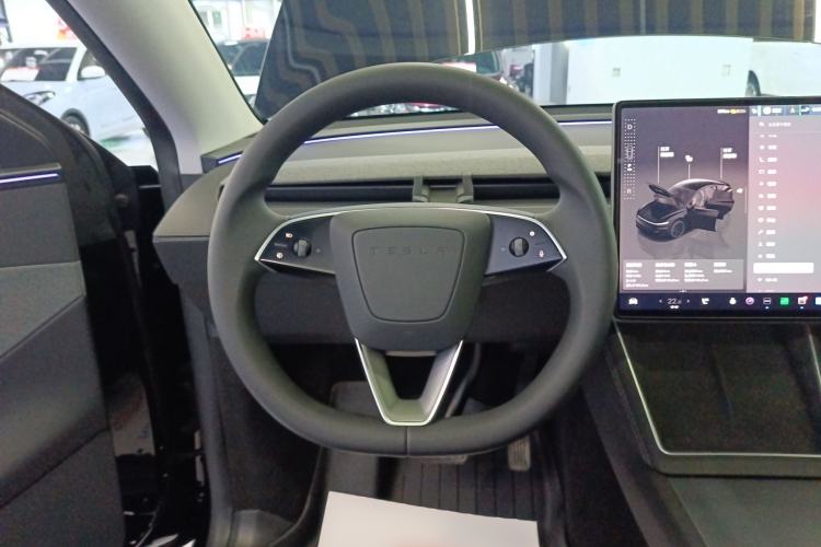 Used Tesla Model Y 2025 Rear-Wheel-Drive Version Steering Wheel