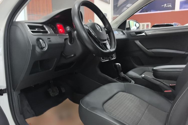 Used Volkswagen Santana 2016 1.6L Automatic Comfort Edition
