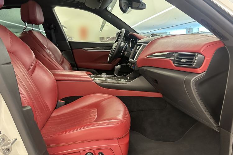 Used Maserati Levante 2016 3.0T Standard Edition Interior 7