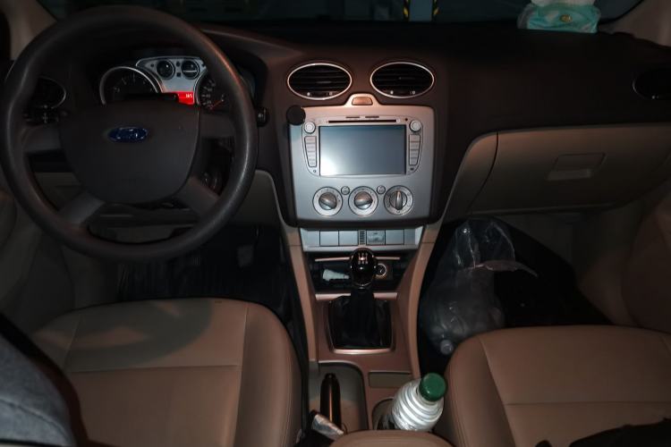 Used Ford Focus 2011 Sedan 1.8L Manual Comfort Model
