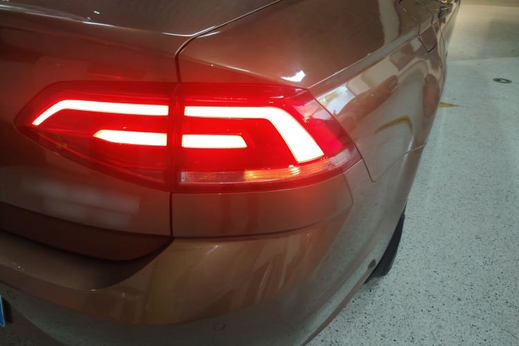 Used Volkswagen Lamando 2015 280TSI DSG Comfort Edition Right Rear Taillight