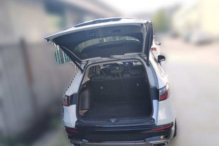 Used Honda HR-V 2023 2.0L eHEV Dynamic Edition Trunk