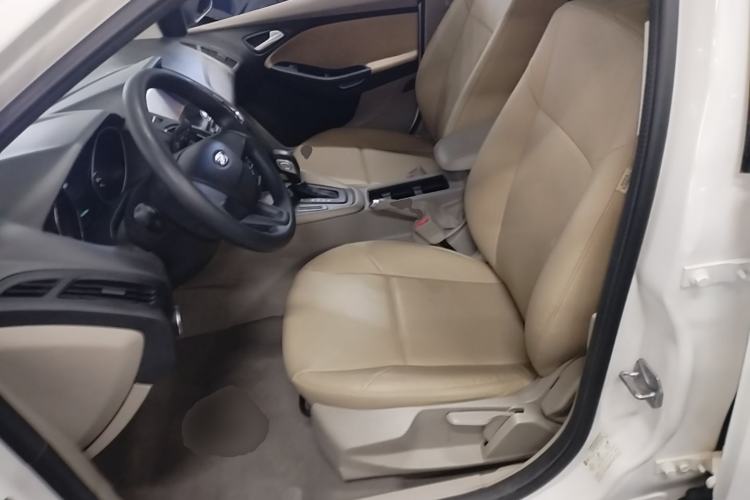 Used Ford Focus 2017 Sedan 1.6L Automatic Comfort Plus SmartDrive Edition Left Front Seat