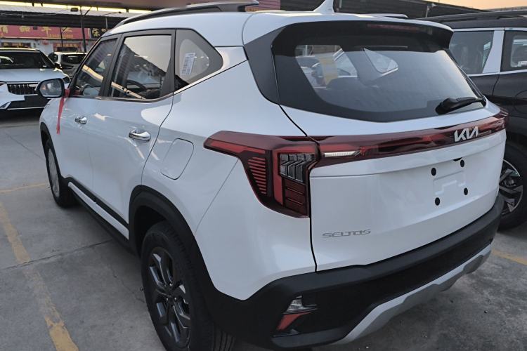 Used Kia Seltos 2026 1.5L IVT Luxury Edition Exterior 2