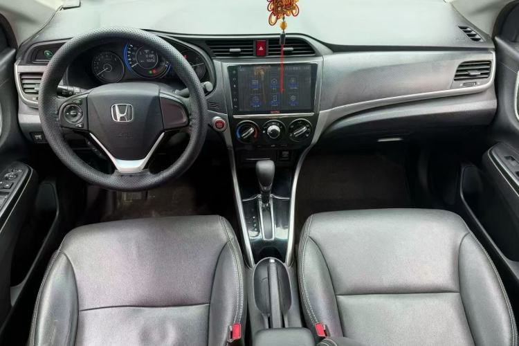 Used Honda Crider 2016 1.8L CVT Luxury Edition Interior 3