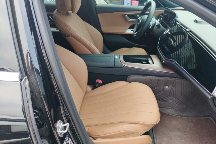 Used Mercedes-Benz E-Class 2024 E 300 L Luxury Model Right Front Seat