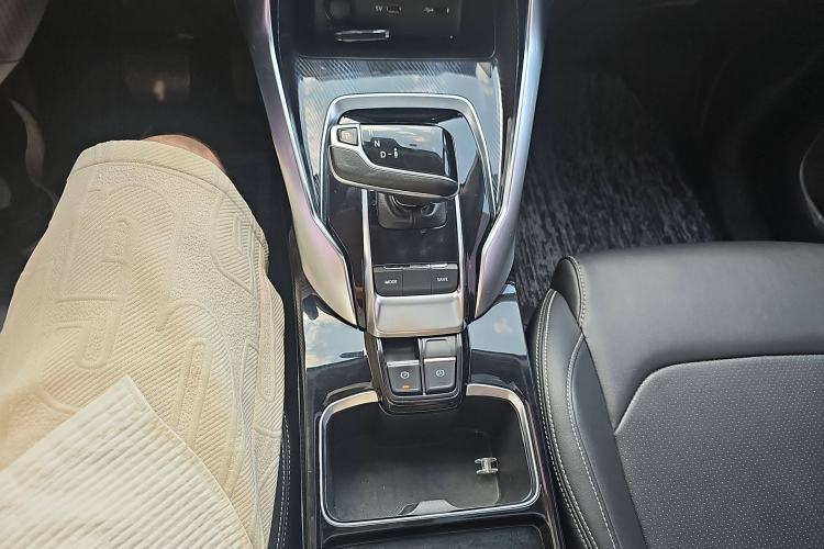 Used SAIC MAXUS EUNIQ 5 2020 1.3T PLUG-IN Elite Edition
