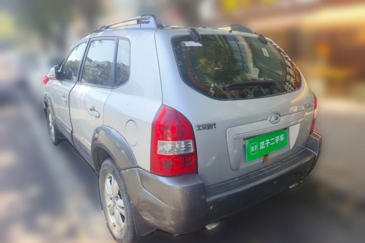 Used Hyundai Tucson 2009 2.0L Automatic Two-Wheel Drive with Sunroof Rear Left 45 Deg