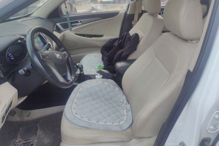 Used CHANGAN Eado 2016 Blue Motion 1.6L Manual Navigation Model
