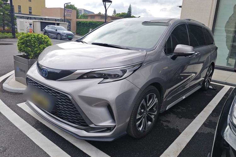 Used Toyota Granvia 2023 2.5L Hybrid Flagship VIP Edition