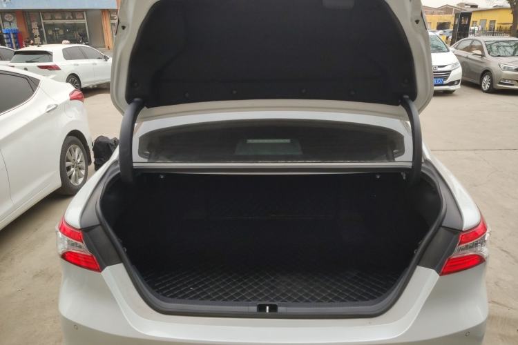 Used Toyota Camry 2021 2.0G Luxury Edition Trunk