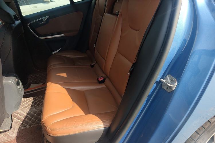 Used Volvo V60 2014 Restyled T5 Zhiya Edition
