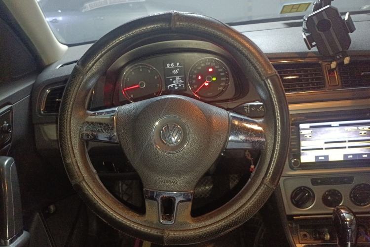 Used Volkswagen Lavida 2013 Revised Version 1.4 TSI DSG Comfort Edition Steering Wheel