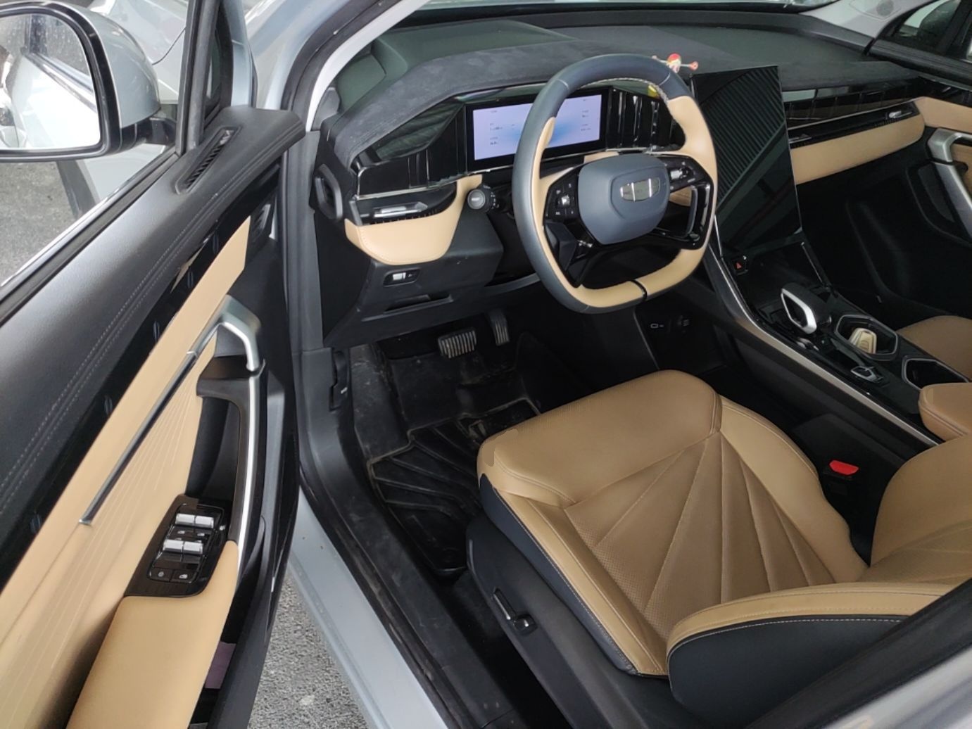 Geely Auto FX11 2023 1.5TD DCT Prestige Edition — снимка 18