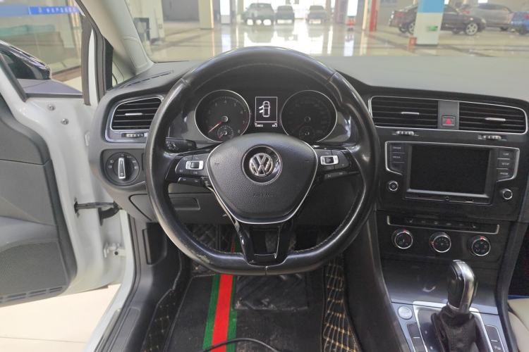 Used Volkswagen Golf 2017 230TSI Automatic Luxury Million-Vehicle Commemorative Edition