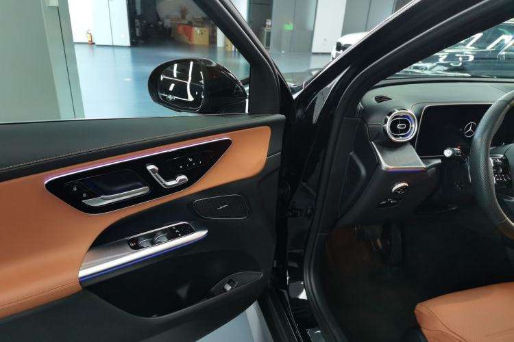 Used Mercedes-Benz GLC 2023 GLC 260 L 4MATIC Luxury Model 5 Seats