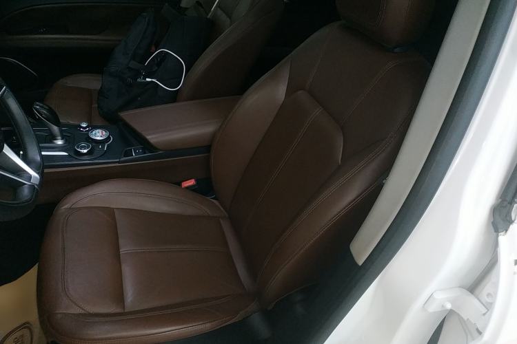 Used Alfa Romeo Stelvio 2017 2.0T 280HP Luxury Edition Left Front Seat