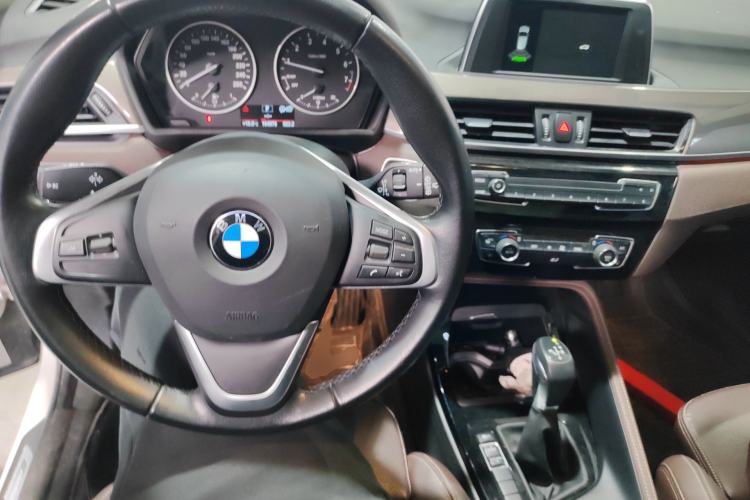 Used BMW X1 2018 sDrive18Li Luxury Model Center Console