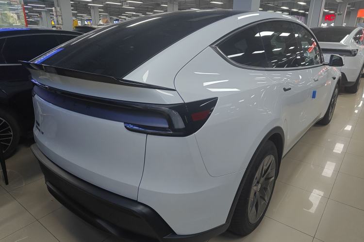 Used Tesla Model Y L 2025 Model Long-Range All-Wheel-Drive Version