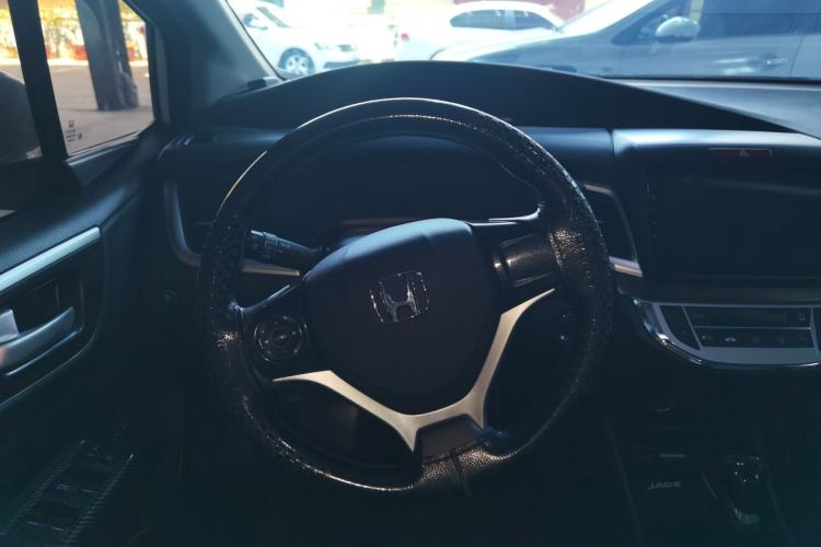 Used Honda Jade 2017 1.8L automatic Comfort version 5 seats
