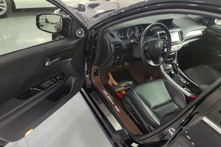 Used Honda Accord 2016 2.4L Luxury Edition
