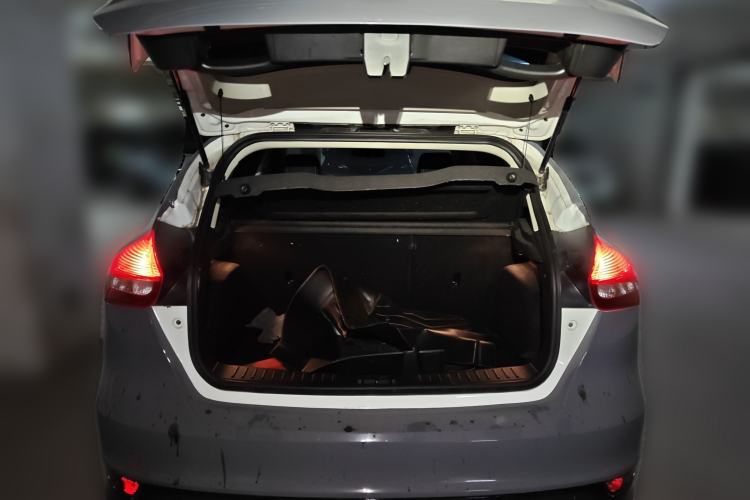 Used Ford Focus 2017 Hatchback 1.6L Manual Comfort Plus SmartDrive Edition
