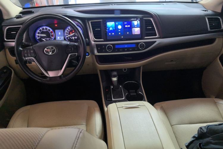 Used Toyota Highlander 2015 2.0T Four-Wheel Drive Luxury Edition 7-Seater Center Console