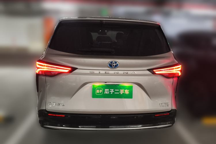 Used Toyota Sienna 2021 2.5L Hybrid Premium Edition