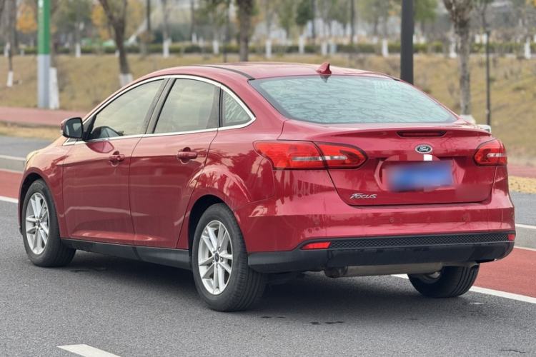 Used Ford Focus 2017 Sedan 1.6L Automatic Fashion Edition Smart Drive Version
