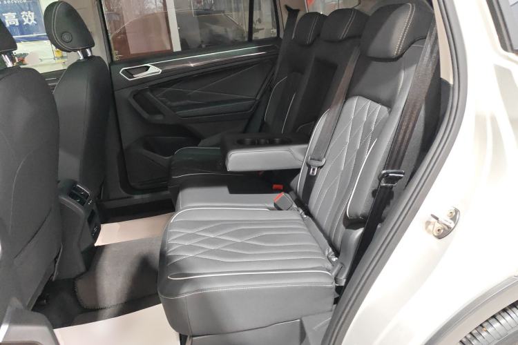 Used Volkswagen Tiguan L 2023 330TSI Automatic Two-Wheel Drive Smart Edition
