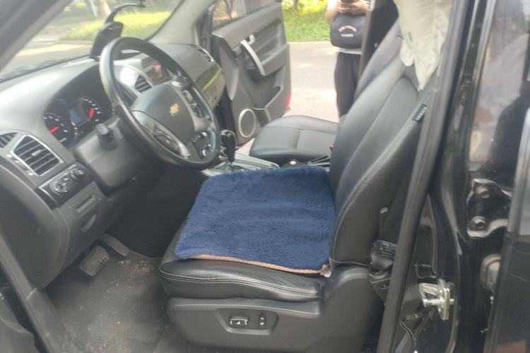 Used Chevrolet Captiva 2015 2.4L 4x4 Flagship Edition 7-Seater
