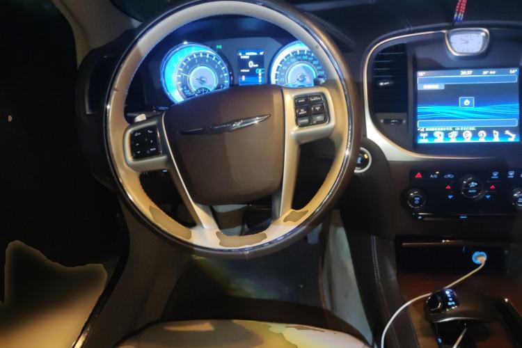 Used Chrysler 300C 2014 3.0L Excellence Edition Steering Wheel