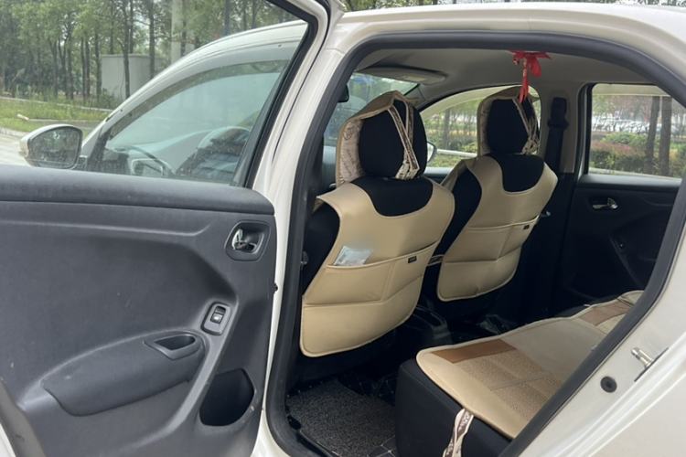 Used Peugeot 301 2014 1.6L Manual Comfort Edition