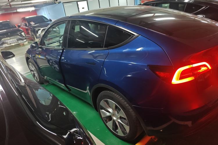 Used Tesla Model Y 2021 Long-Range All-Wheel-Drive Version 3D7