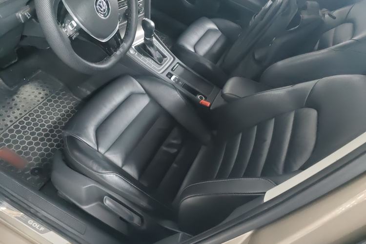 Used Volkswagen Golf 2015 1.4TSI Automatic Luxury Model Left Front Seat