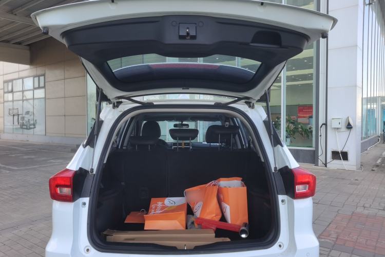 Used Haval M6 2019 1.5T DCT Two-Wheel Drive Value Edition China VI Standard Trunk