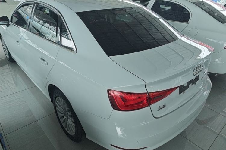 Ojetý Audi A3 2015 Limousine 35 TFSI Millionth Anniversary Intelligent Leading Model