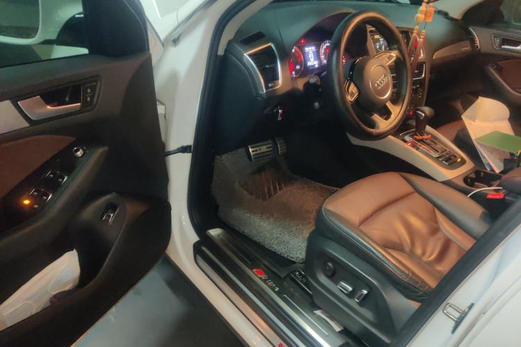 Used Audi Q5 2018 Collector's Edition 40 TFSI Technology Model
