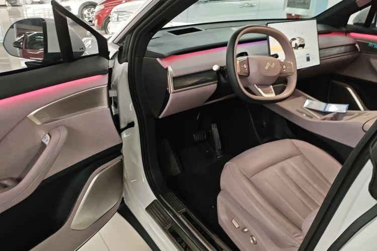 Used ONVO L60 2024 60 kWh Rear-Drive Version Interior 3