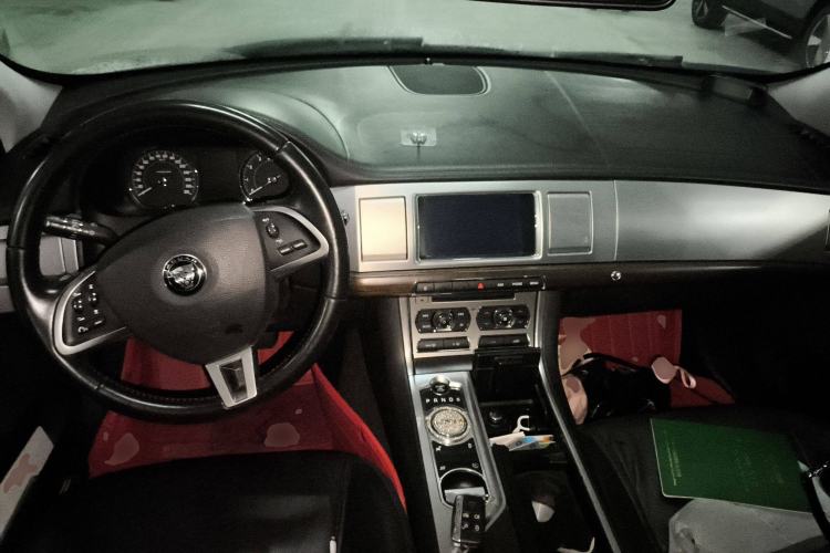 Used Jaguar XF 2014 XF 3.0 SC Elegance Edition Center Console