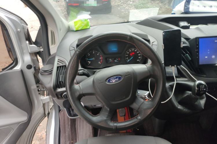 Used Ford Transit 2017 2.0T Diesel Multi-Purpose Commercial Vehicle Short Wheelbase Low Roof China V Standard
