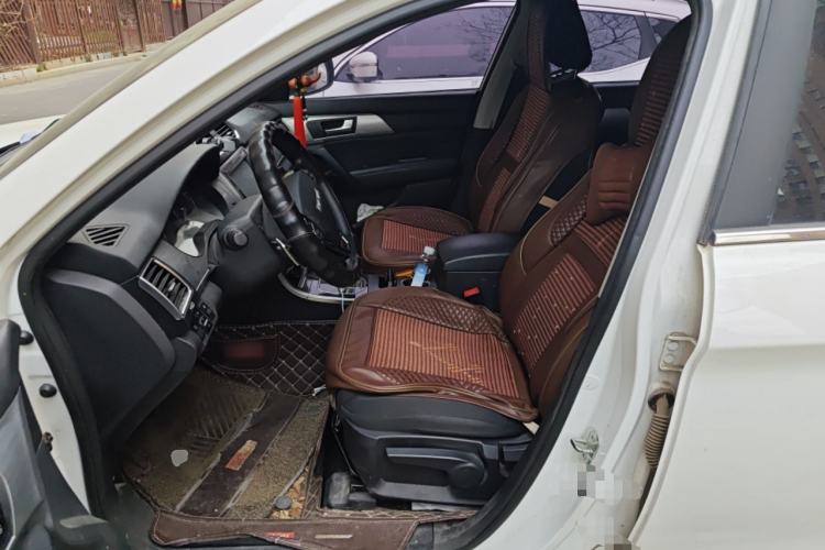 Used Haval H2 2018 Chuanxiang Edition Red Badge 1.5T Dual-Clutch Two-Wheel Drive Fashionable Model