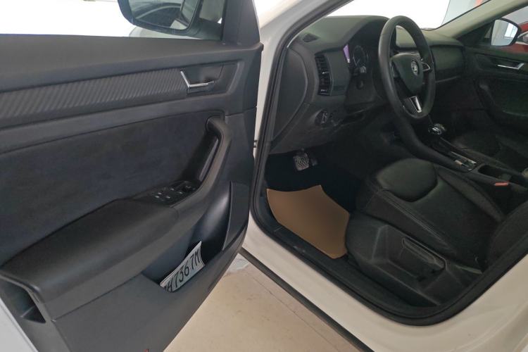 Used Skoda Kodiaq 2018 Facelifted TSI330 5-Seater Two-Wheel-Drive Standard Edition