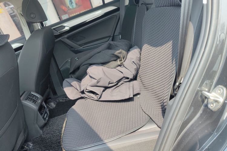 Used Volkswagen Tayron 2022 280TSI Two-Wheel Drive Luxury Smart Connectivity Version Left Rear Seat