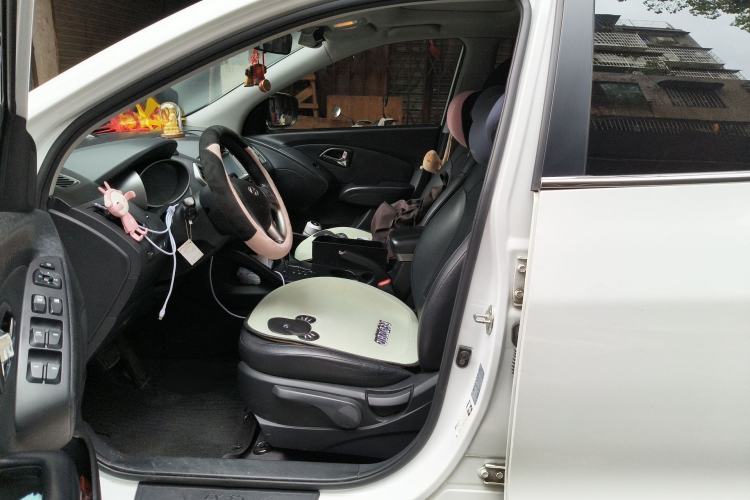 Used Hyundai ix35 2012 2.0L Automatic Two-Wheel Drive Elite Edition GLS Left Front Seat